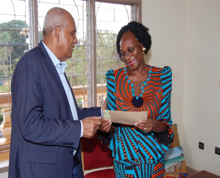 Le maire LARCHER avec Mme le Maire de Ouidah Célestine ADJANOHOUN